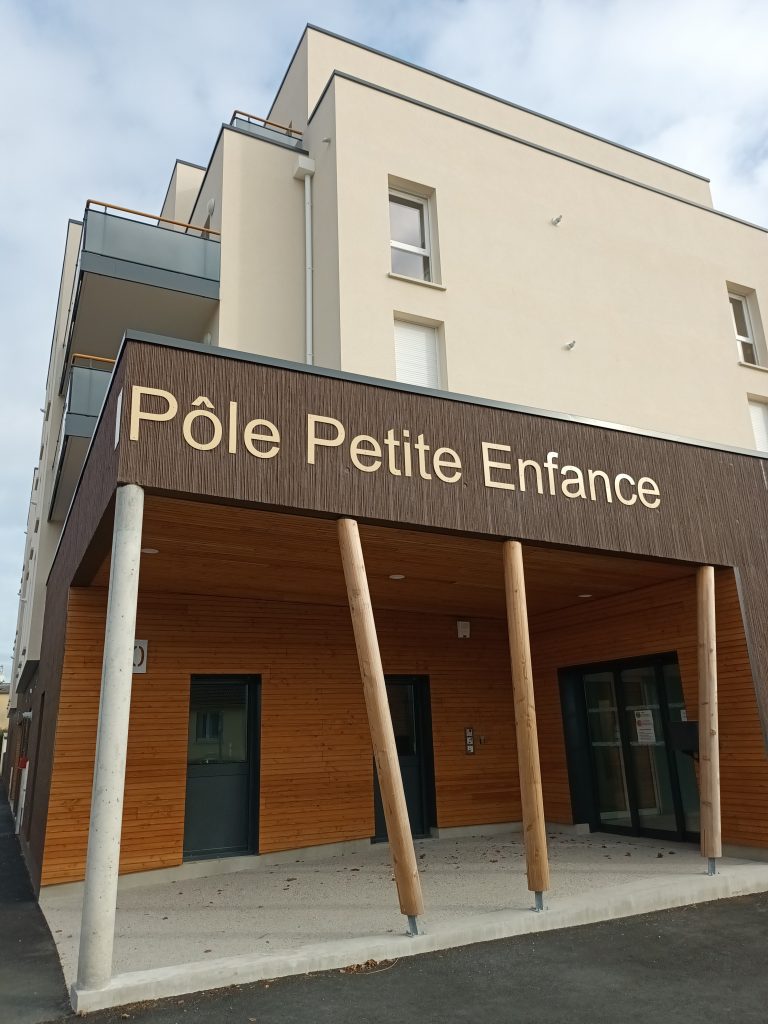 Entrée pôle enfance